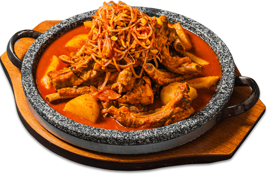 고봉당 매장에서 조리 중인 등갈비 요리